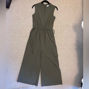 Calvin Klein Olive green V-Neck Sleeveless Casual cropped Jumpsuit Size 2